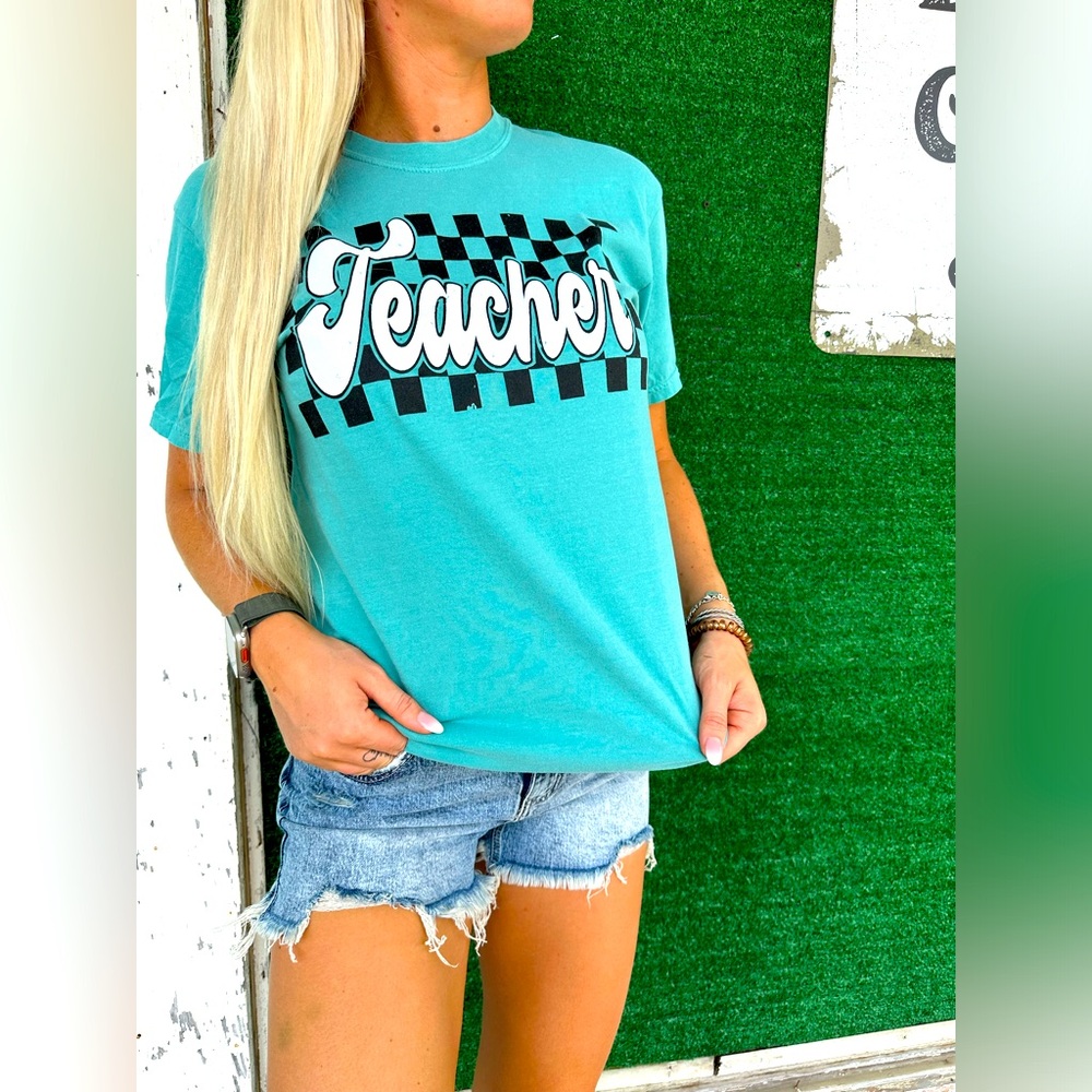 Women’s graphic tee - new from boutique